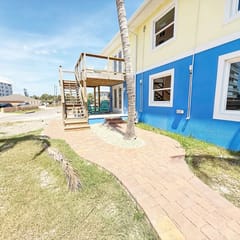 Fun Oceanfront 2 Bedroom Villa with Private Beach Access in Cocoa Beach