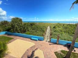 2BR Oceanfront Townhouse w/ private beach access - Image 4