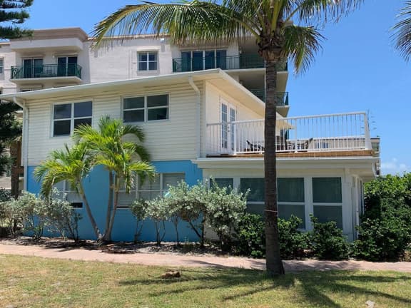 2BR Beachfront Townhouse w/ private beach access - Image 1